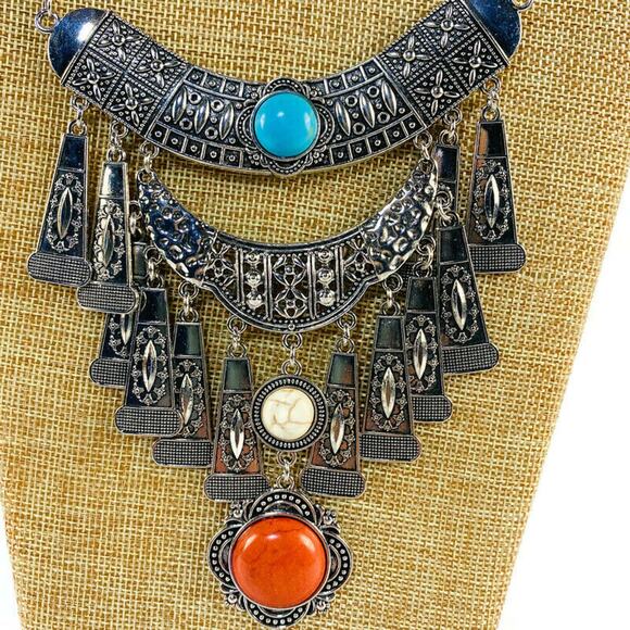 Southwestern Design Necklace Metal With Stones Faux Turquoise 11" - Picture 2 of 7